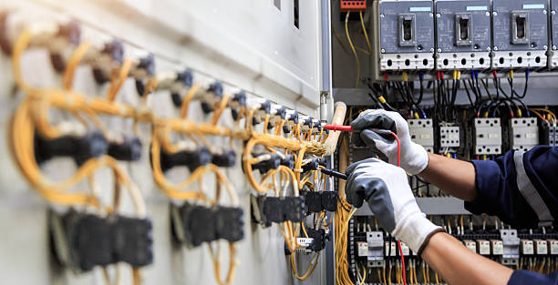 Professional Electrician technician working in Urbana, IL